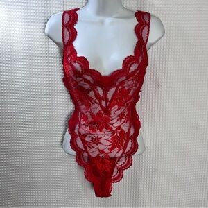Chic Red Lace Chemise